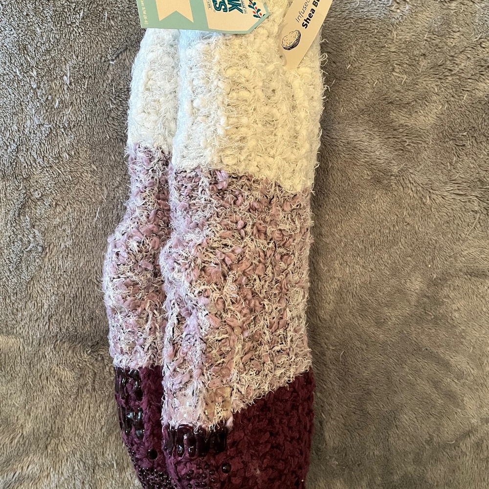 NWT slipper socks infused with shea butter fleecy comfy on inside